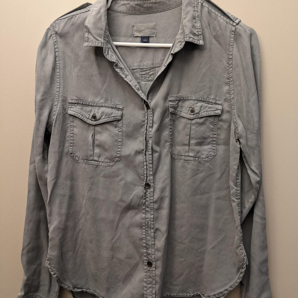 Universal Thread Gray Button Down - Picture 2 of 2